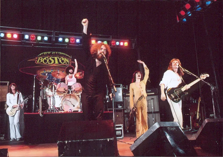 Evansville, IN · 1976-12-09