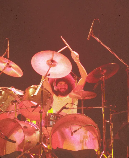 Waltham, MA · 1976-08-28