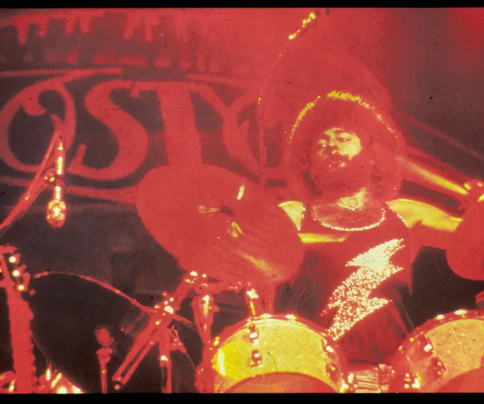 Milwaukee, WI · 1976-11-26